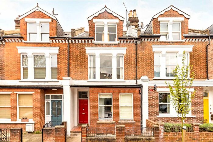3 Bedroom Flat For Sale In Barmouth Road, Wandsworth, SW18