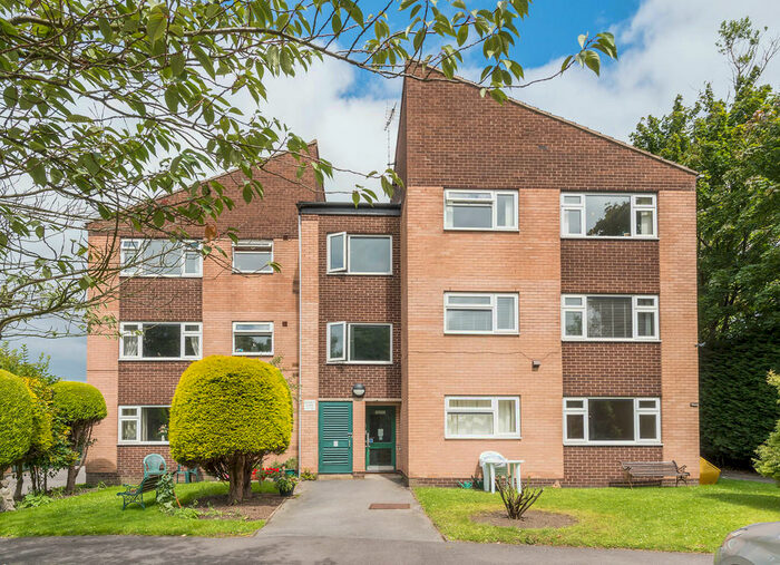 2 Bedroom Ground Flat To Rent In Flat, Cypress Avenue, Sheffield, S8