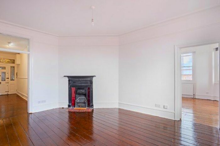 1 Bedroom Flat To Rent In Waldemar Avenue, London, SW6