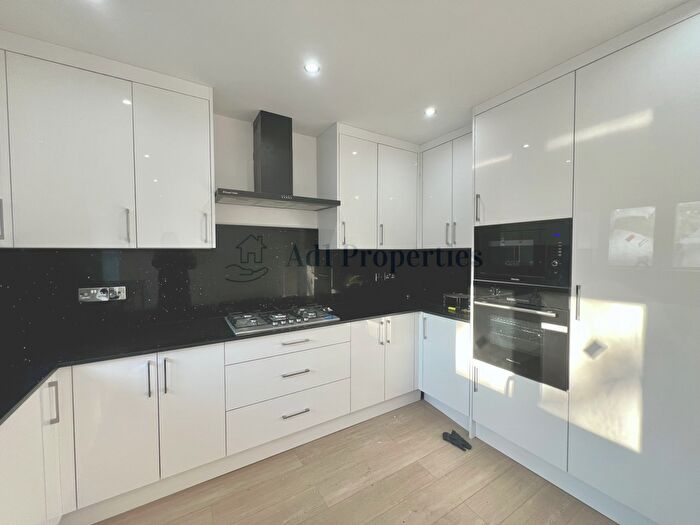 5 Bedroom Terraced House To Rent In The Greenway, KT18