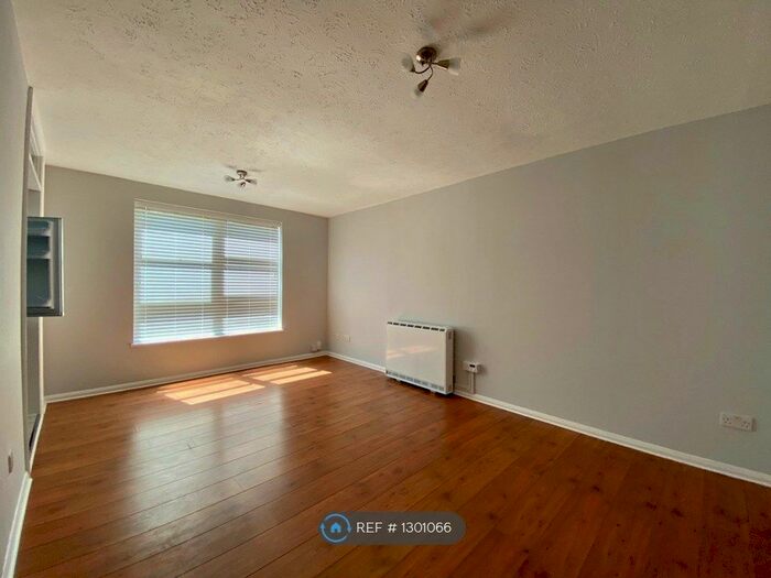 1 Bedroom Flat To Rent In Marlowe Gardens, London SE9