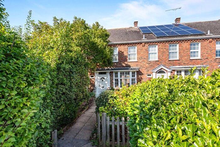 3 Bedroom End Of Terrace House For Sale In Woodlands Avenue, Rustington, BN16