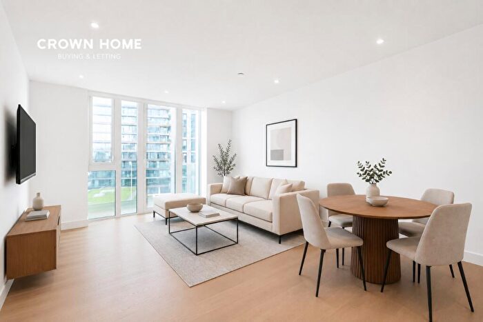 2 Bedroom Apartment To Rent In Admiralty House, Vaughan Way, London Dock, E1W