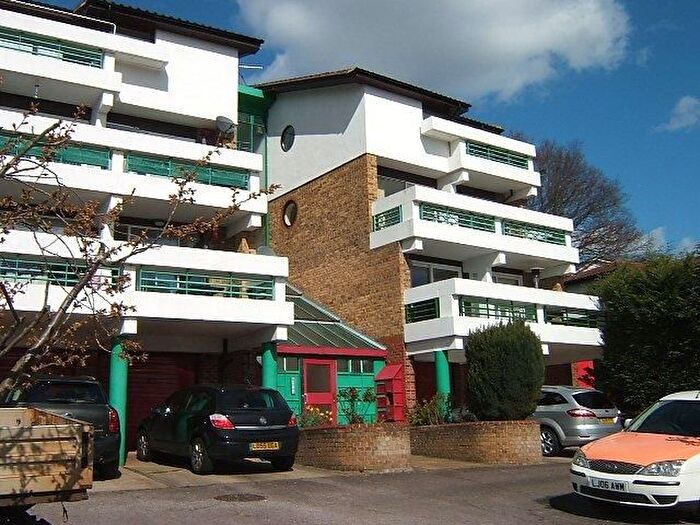 2 Bedroom Flat To Rent In The Vale, Vange, SS16