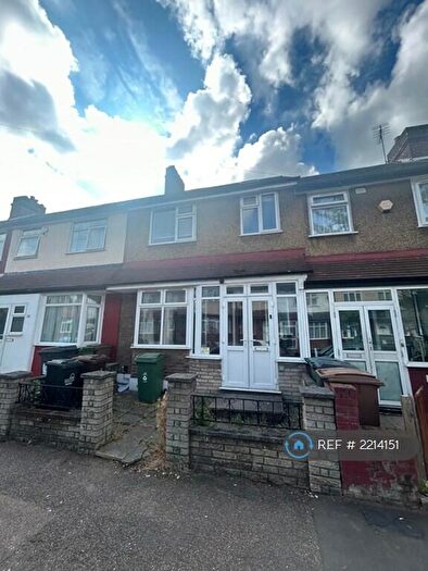 4 Bedroom Terraced House To Rent In Royston Avenue, London, E4