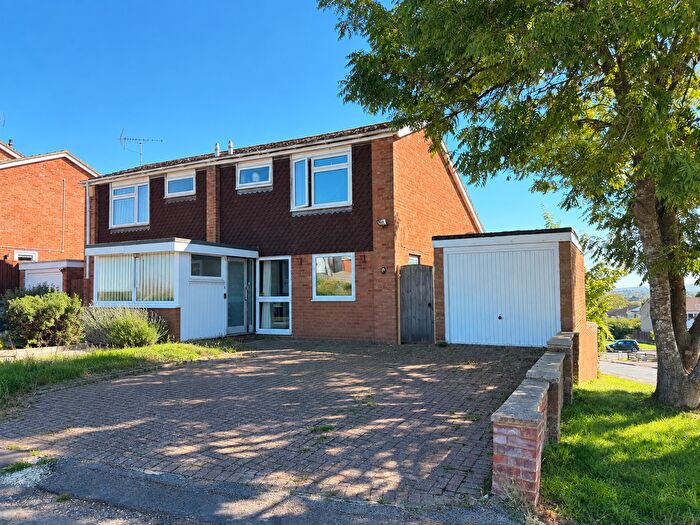 3 Bedroom Property To Rent In Alwins Field, Leighton Buzzard, LU7