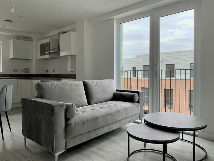 2 Bedroom Flat To Rent In Middlewood Plaza, Craven Street, Salford, M5