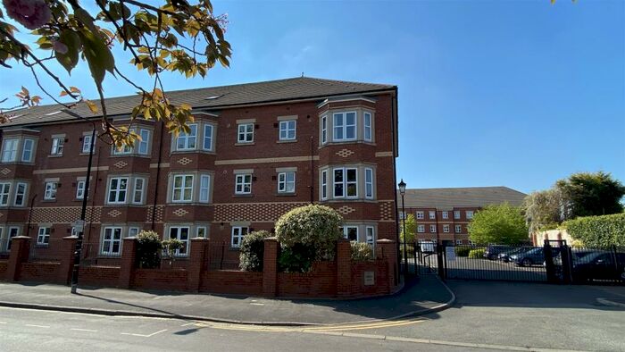 3 Bedroom Apartment To Rent In Russell Place, Sale, M33