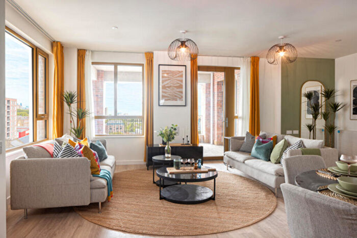 3 Bedroom Apartment To Rent In Bermondsey Heights, Bermondsey, SE15