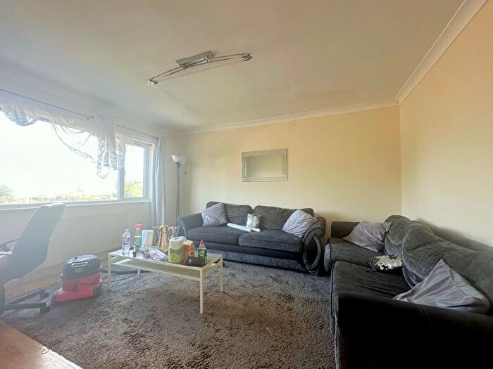 2 Bedroom Flat To Rent In Edgware Way, Edgware, HA8