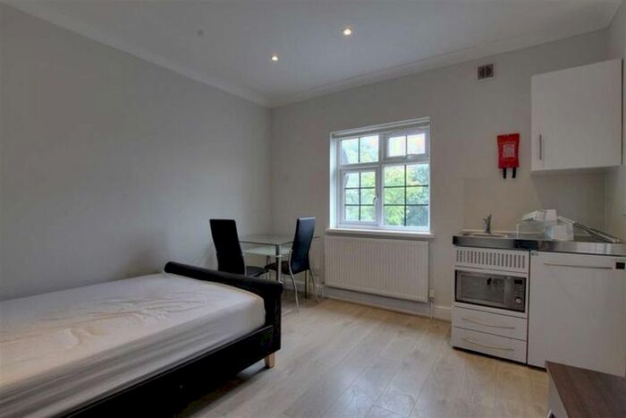 1 Bedroom Studio To Rent In Cantley Gardens, Ilford, IG2