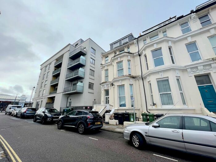 1 Bedroom Flat To Rent In Alhambra Road, Southsea, PO4