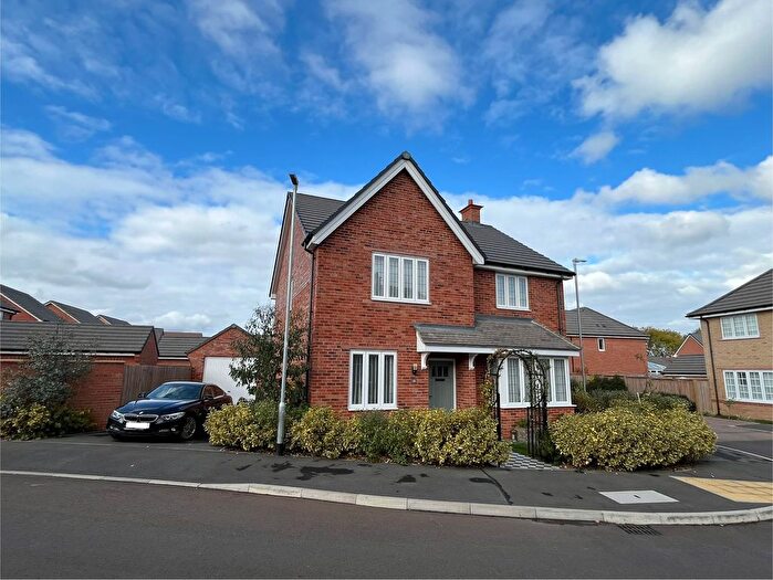 4 Bedroom Detached House For Sale In Beverley Gardens, Lower Stondon, SG16