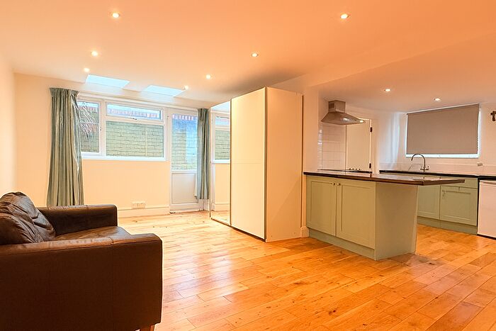1 Bedroom Flat To Rent In Stanley Road, Teddington, TW11