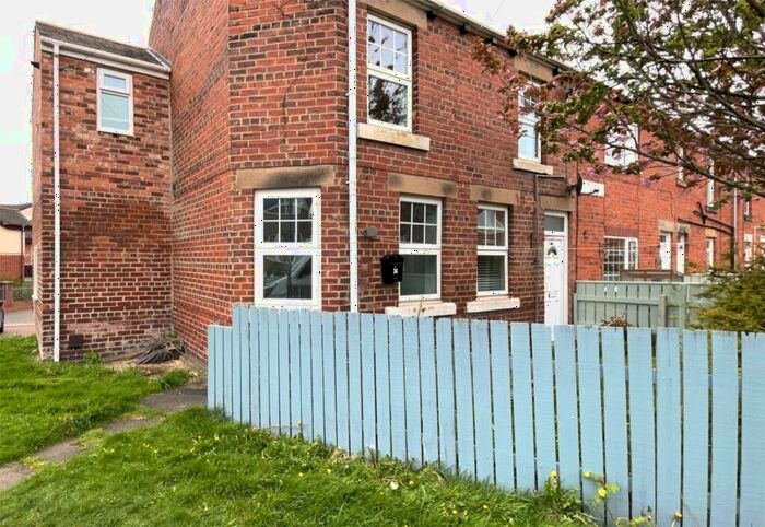 3 Bedroom Apartment To Rent In Mitchell Street, Crawcrook, Tyne And Wear, NE40