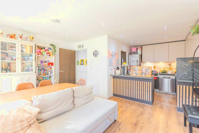 2 Bedroom Apartment For Sale In East Drive, Beaufort Park, Colindale, NW9