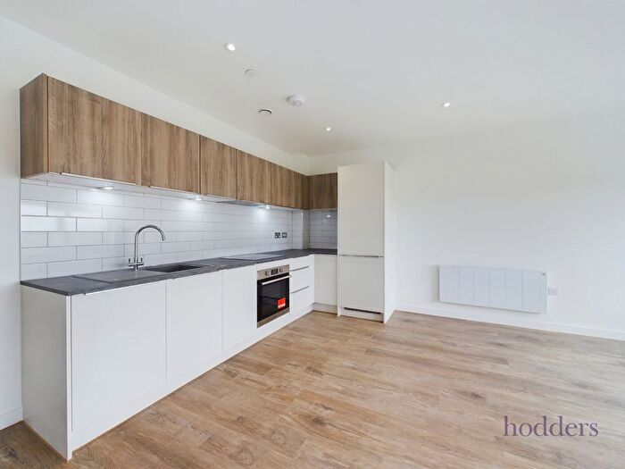 2 Bedroom Flat To Rent In London Road, Staines-Upon-Thames, Surrey, TW18