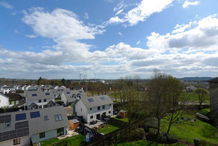3 Bedroom Flat To Rent In Speckle Wood Court, Dundee, DD4