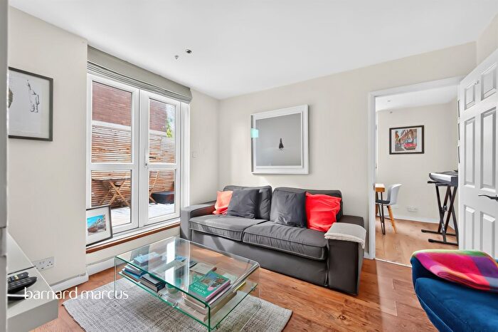 2 Bedroom Flat For Sale In South Lambeth Road, London, SW8
