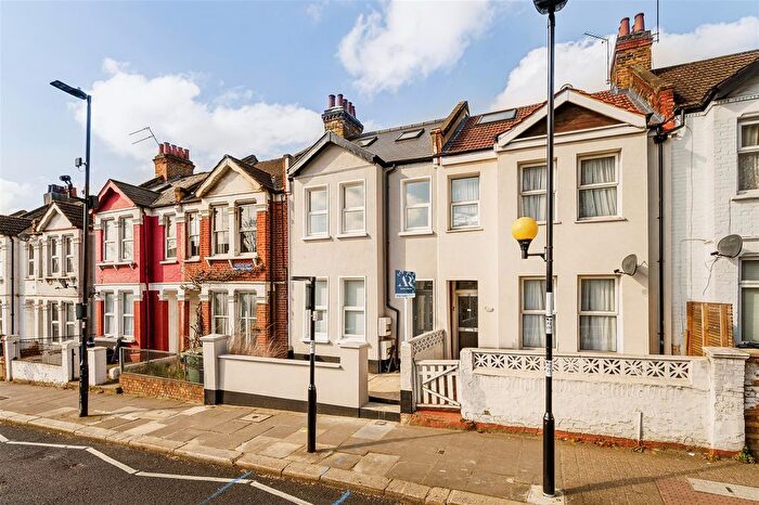 3 Bedroom Flat To Rent In Winchester Street, London, W3