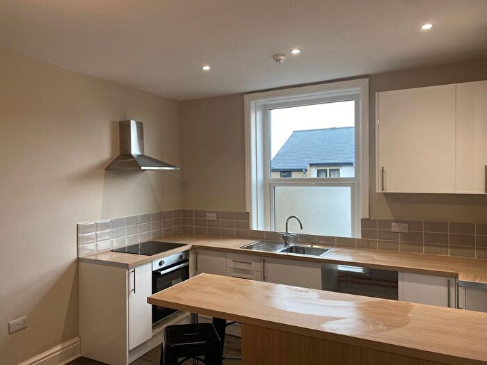 1 Bedroom Flat To Rent In Bingley Road, Shipley, BD18