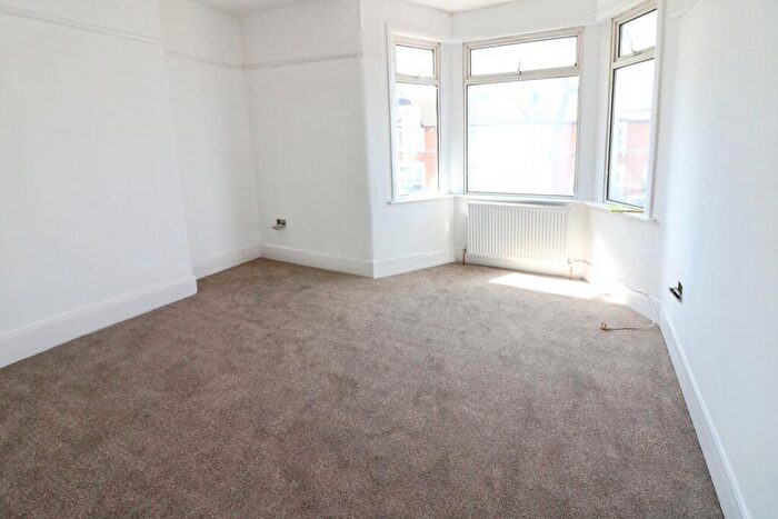 4 Bedroom Terraced House To Rent In Kingswood Road, Ilford, IG3