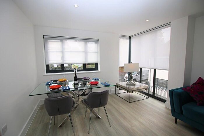 2 Bedroom Apartment For Sale In Stortford Road, Dunmow, CM6