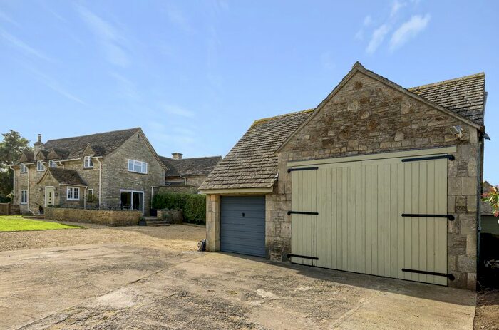 3 Bedroom Country House For Sale In Chapel Plaister, Box, Wiltshire, SN13