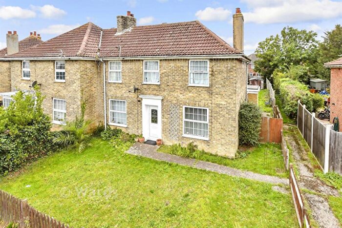 3 Bedroom Semi-Detached House For Sale In Chaucer Road, Elvington, Dover, Kent, CT15