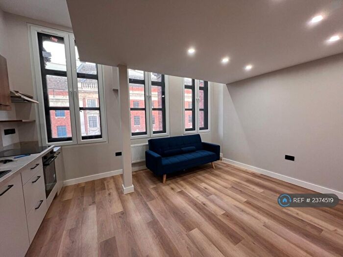 1 Bedroom Flat To Rent In The Headrow, Leeds, LS1