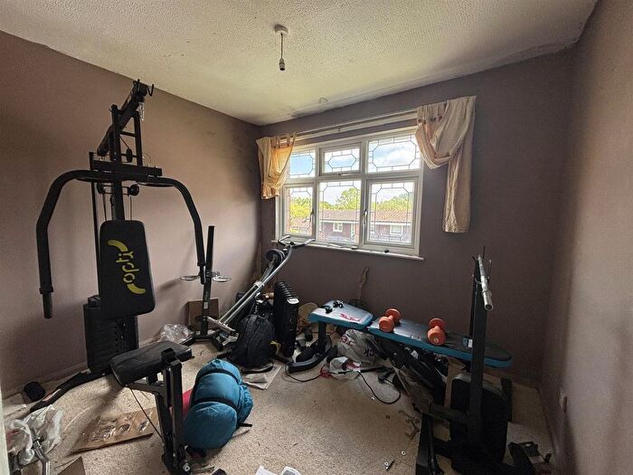3 Bedroom End Terrace House For Sale In Bron Y Gaer, Llanfyllin, SY22