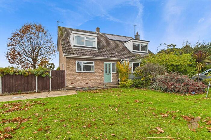 2 Bedroom Semi Detached House For Sale In Oakwood Avenue, West Mersea, CO5