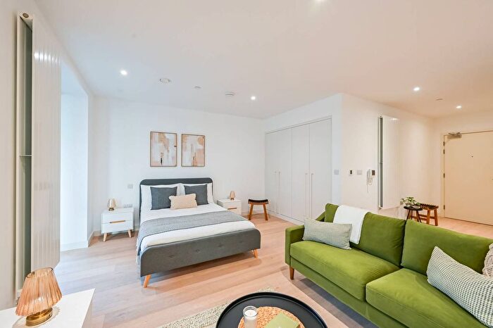 Studio For Sale In Fairwater House, Royal Docks, London, E16