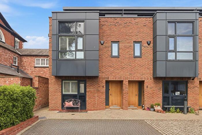 3 Bedroom House For Sale In New Street, Kenilworth, CV8