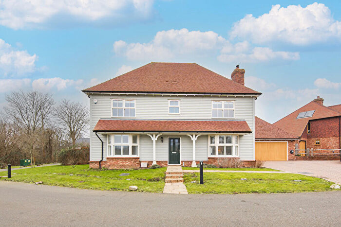 5 Bedroom Detached House For Sale In Hawthornden Grove, Yalding, ME18