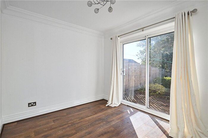 4 Bedroom Detached House For Sale In Oakleigh View, West Lane, Baildon, BD17