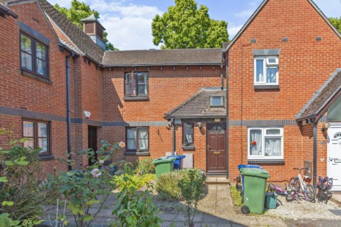 1 Bedroom Flat To Rent In Green Ridges, Headington, OX3