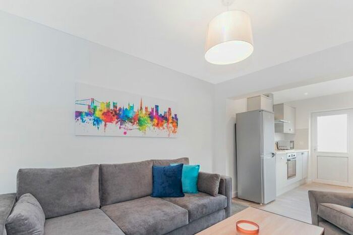 4 Bedroom Semi-Detached House To Rent In Warren Road, Filton, Bristol, BS34