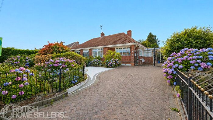 2 Bedroom Bungalow For Sale In Steam Mill Lane, Ripley, Derbyshire, DE5