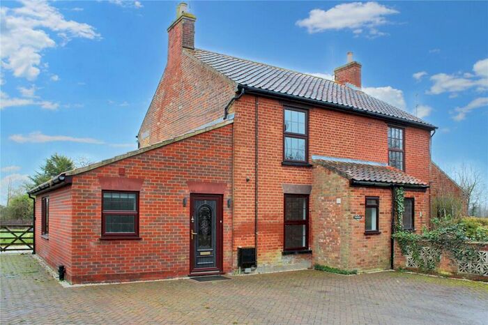 3 Bedroom Semi-Detached House For Sale In Barnaby Green, Wangford, Beccles, Suffolk, NR34
