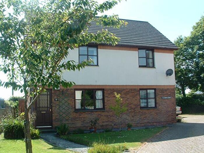 2 Bedroom Flat To Rent In Flat St Johns Drive, Bradworthy, EX22