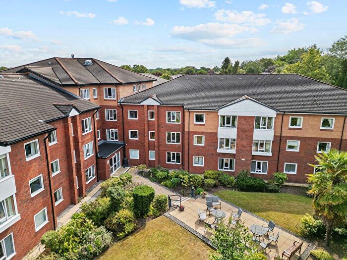 2 Bedroom Flat For Sale In Dingleway, Appleton, WA4