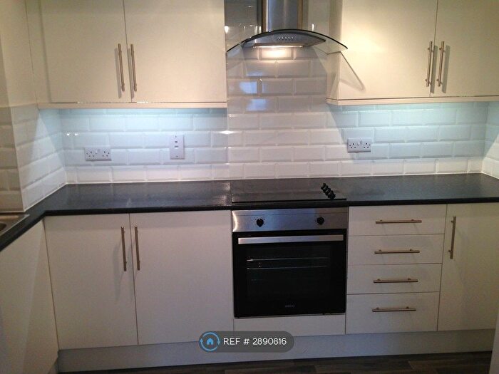 1 Bedroom Flat To Rent In Collingwood House, Greenhithe, DA9