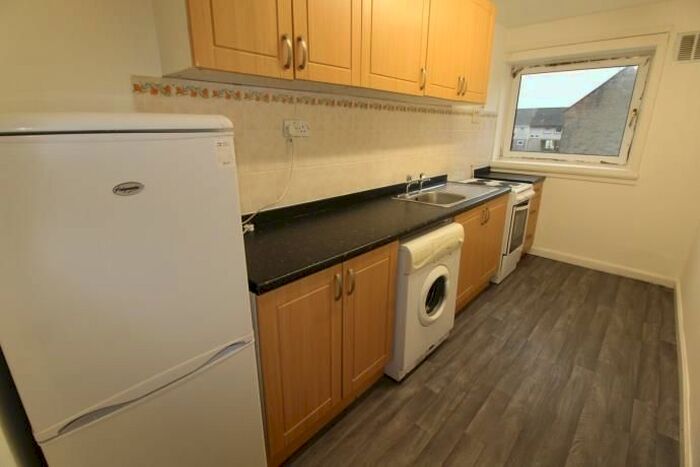 2 Bedroom Flat To Rent In Larch Road, Aberdeen, AB16