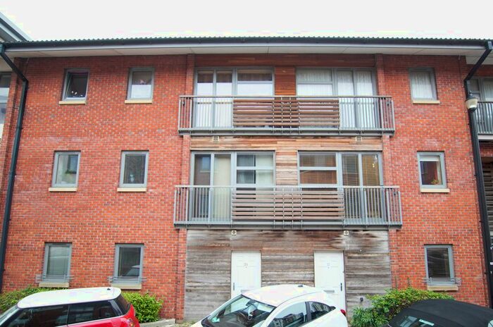 2 Bedroom Maisonette To Rent In The Plaza, Chimney Steps, Temple Quay BS2