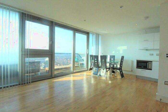 2 Bedroom Flat To Rent In Kingsway, London, N12