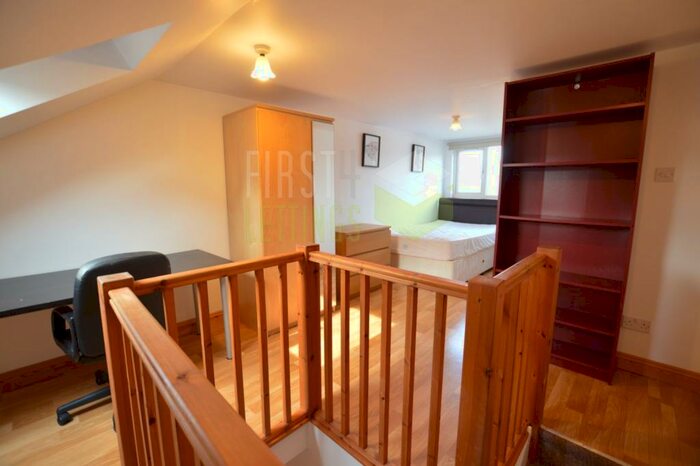 4 Bedroom Terraced House To Rent In Cradock Road, Leicester, LE2