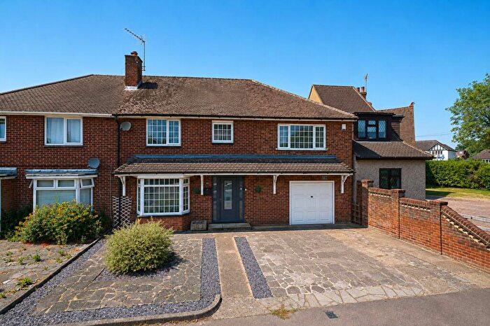 4 Bedroom Semi-Detached House For Sale In Windmill Road, Hemel Hempstead, HP2