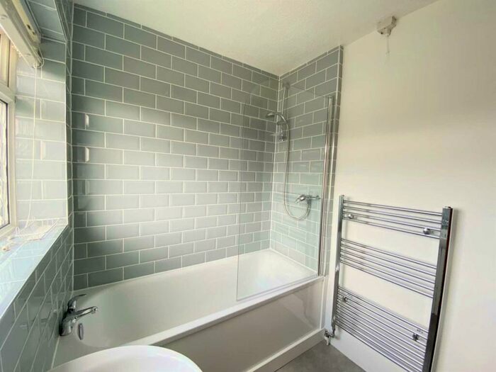 4 Bedroom Semi-Detached House To Rent In Sturry Road, Canterbury, CT1