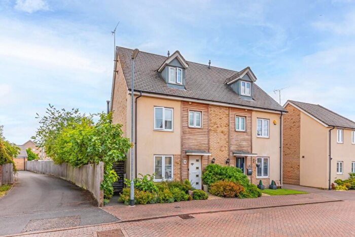 4 Bedroom Semi-Detached House For Sale In Grebe Drive, Leighton Buzzard, LU7